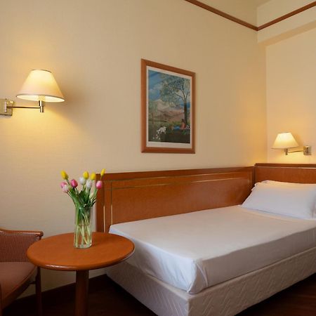 Hotel Delfino Taranto Ngoại thất bức ảnh