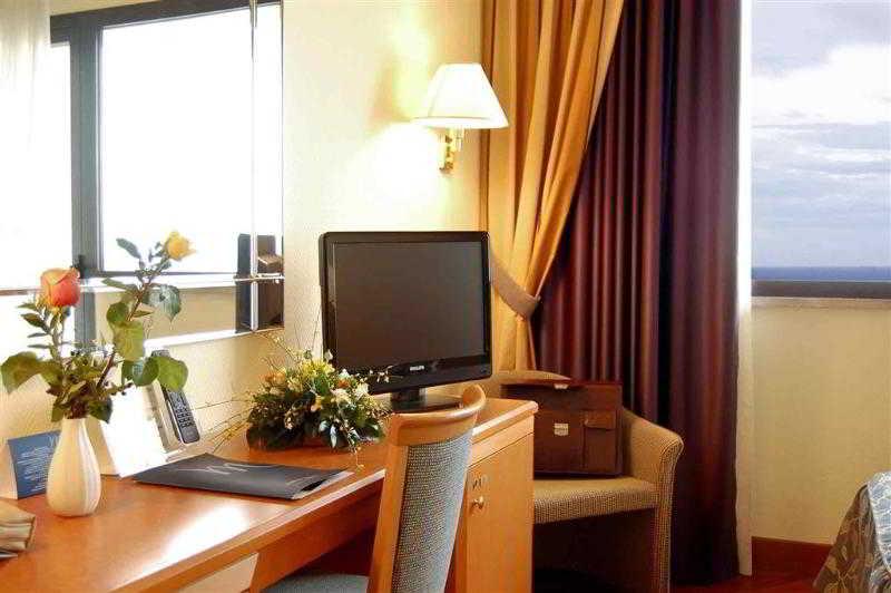 Hotel Delfino Taranto Ngoại thất bức ảnh