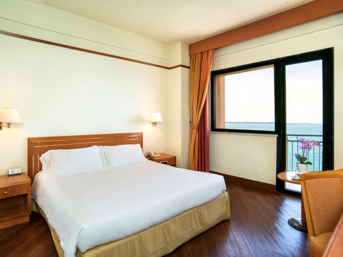 Hotel Delfino Taranto Ngoại thất bức ảnh